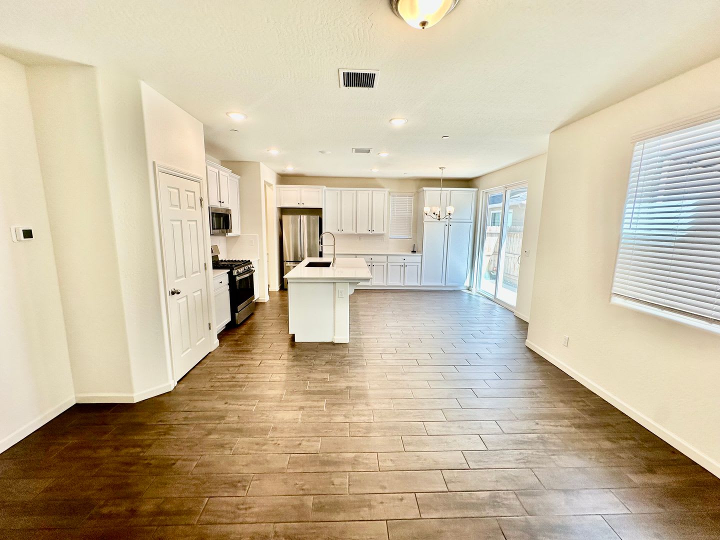 Newly Built 3/3 Wilson Home – photo 4