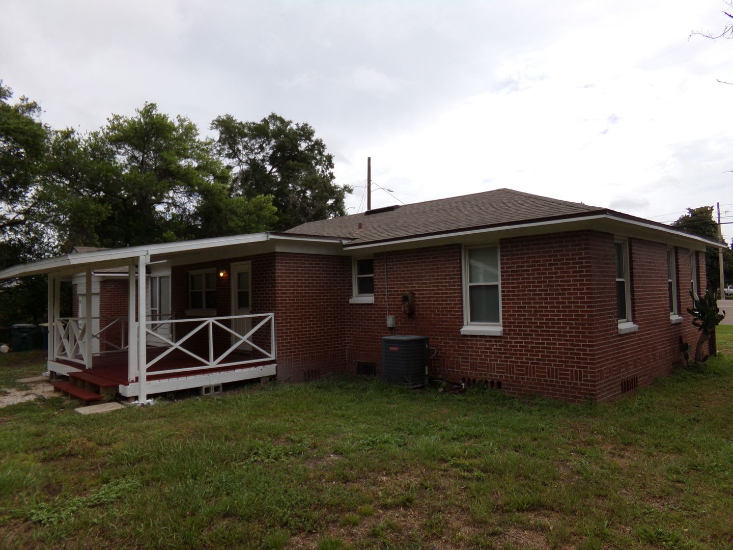 Charming Three Bedroom Home Newly Remodled Kitchen – photo 2