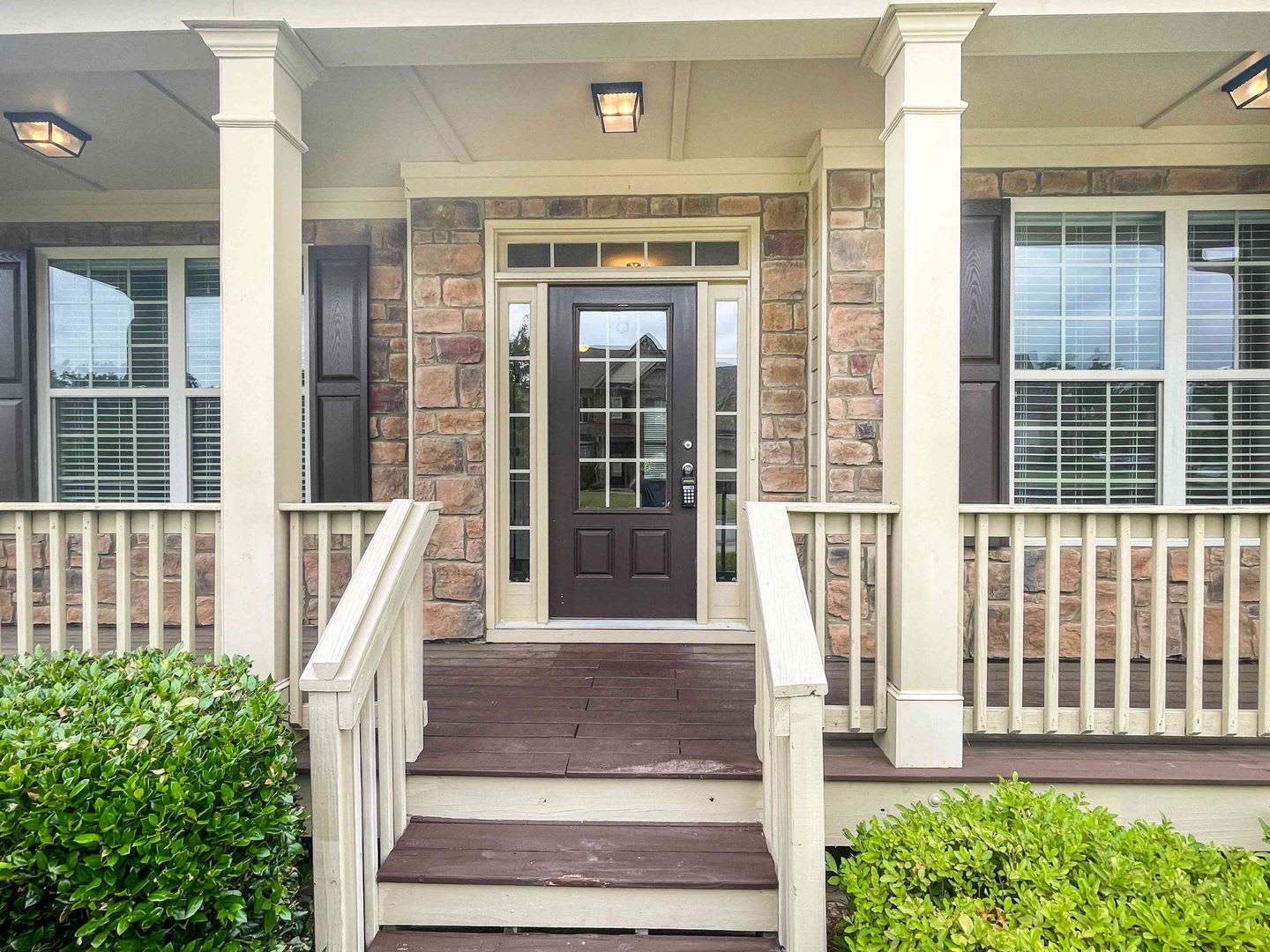5BR / 4BA Home – photo 2