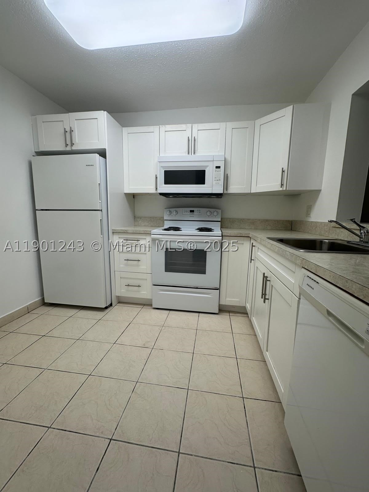 18101 NW 68th Ave – photo 4