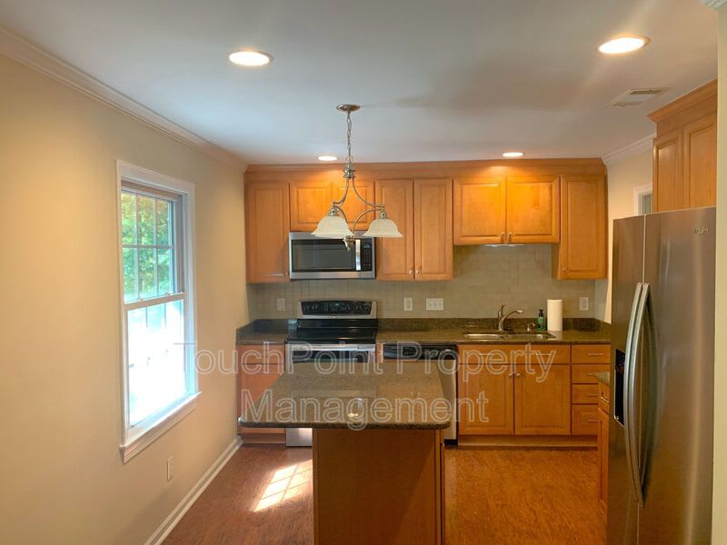 1114 Glenshannon Rd – photo 3