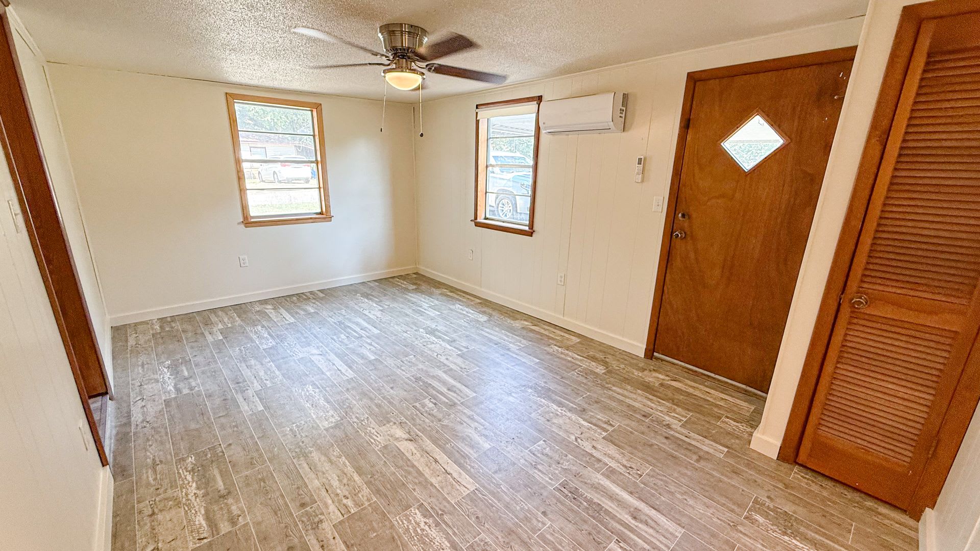 1104 E Main – photo 2