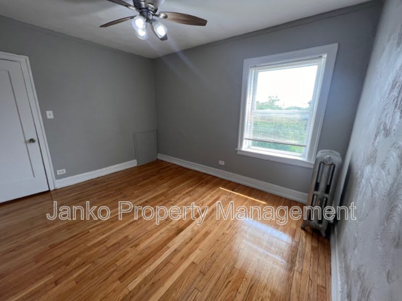 9453 S Loomis St – photo 5