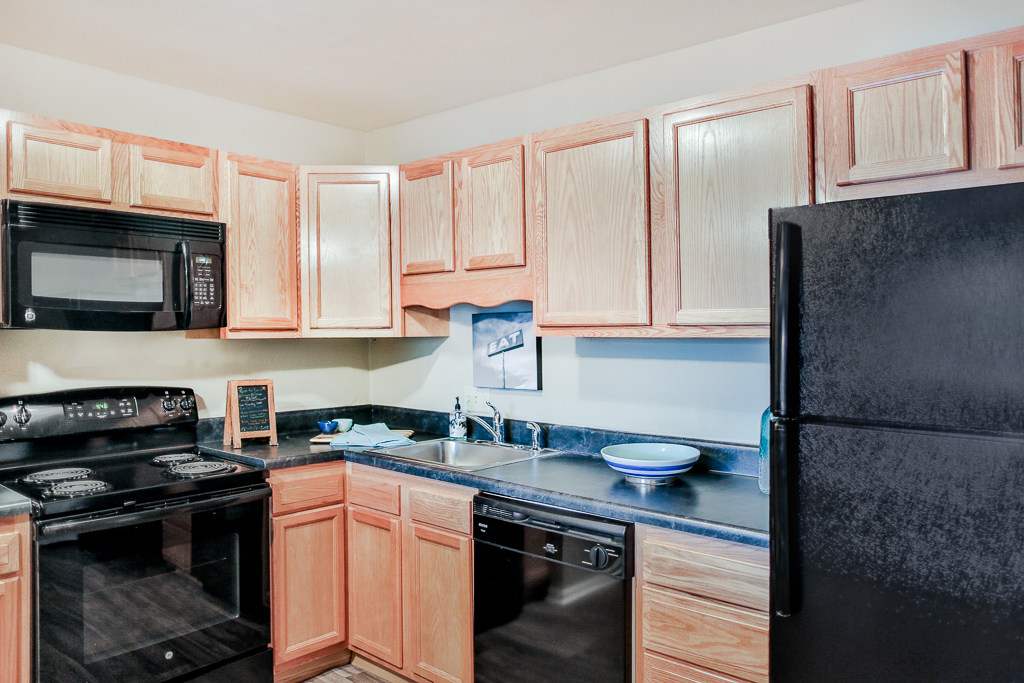 Cedar Point Apartments – photo 1