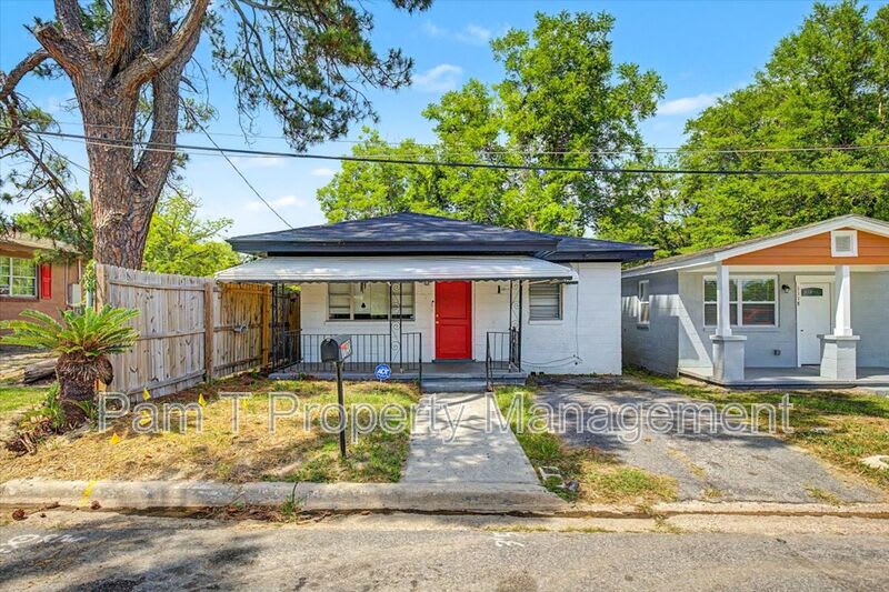 1120 Darwin St – photo 1