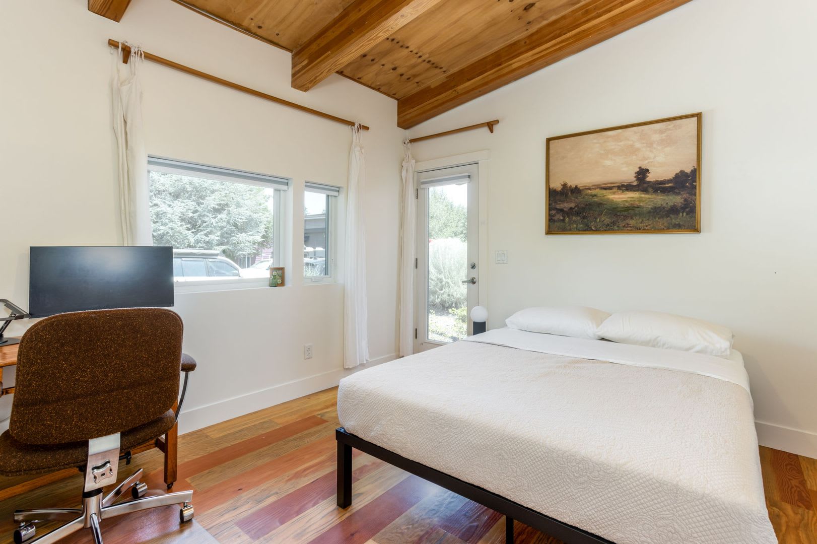 Furnished 2 Bed 2 Bath on Bend's Westside – photo 5