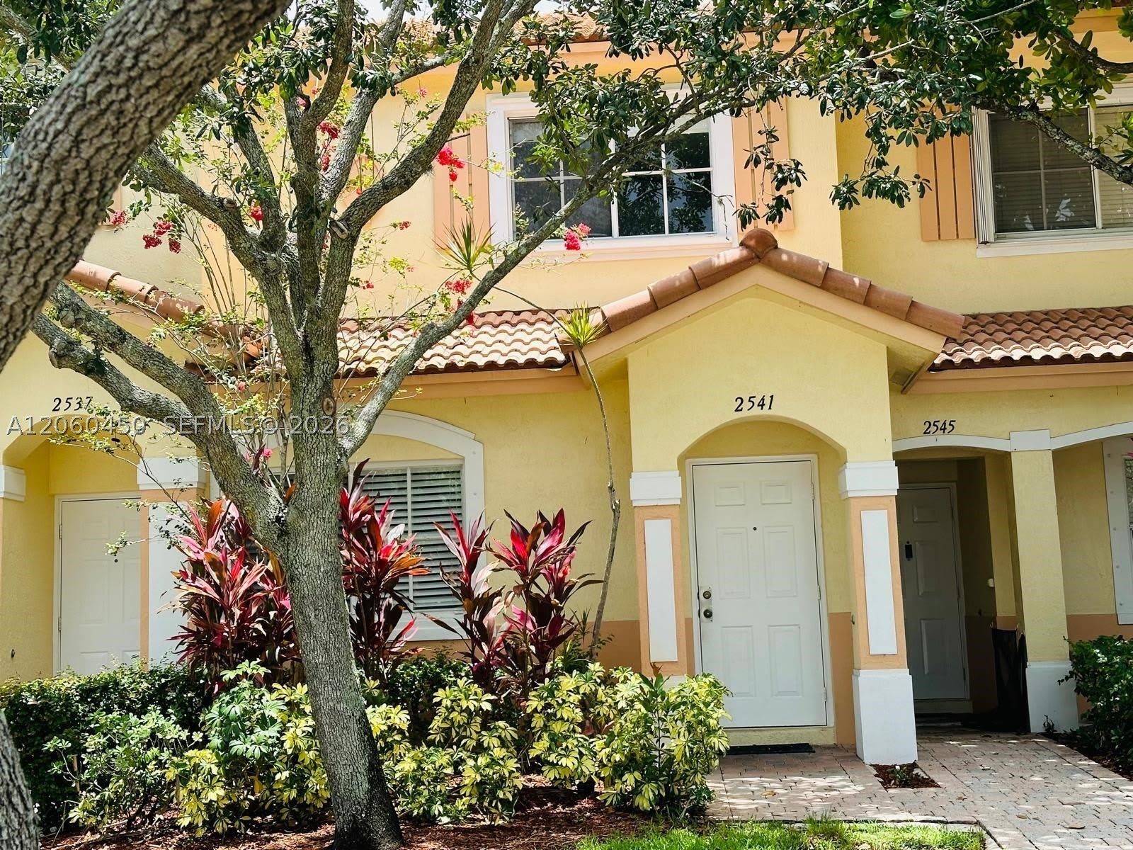 2541 SW 83rd Ter – photo 1