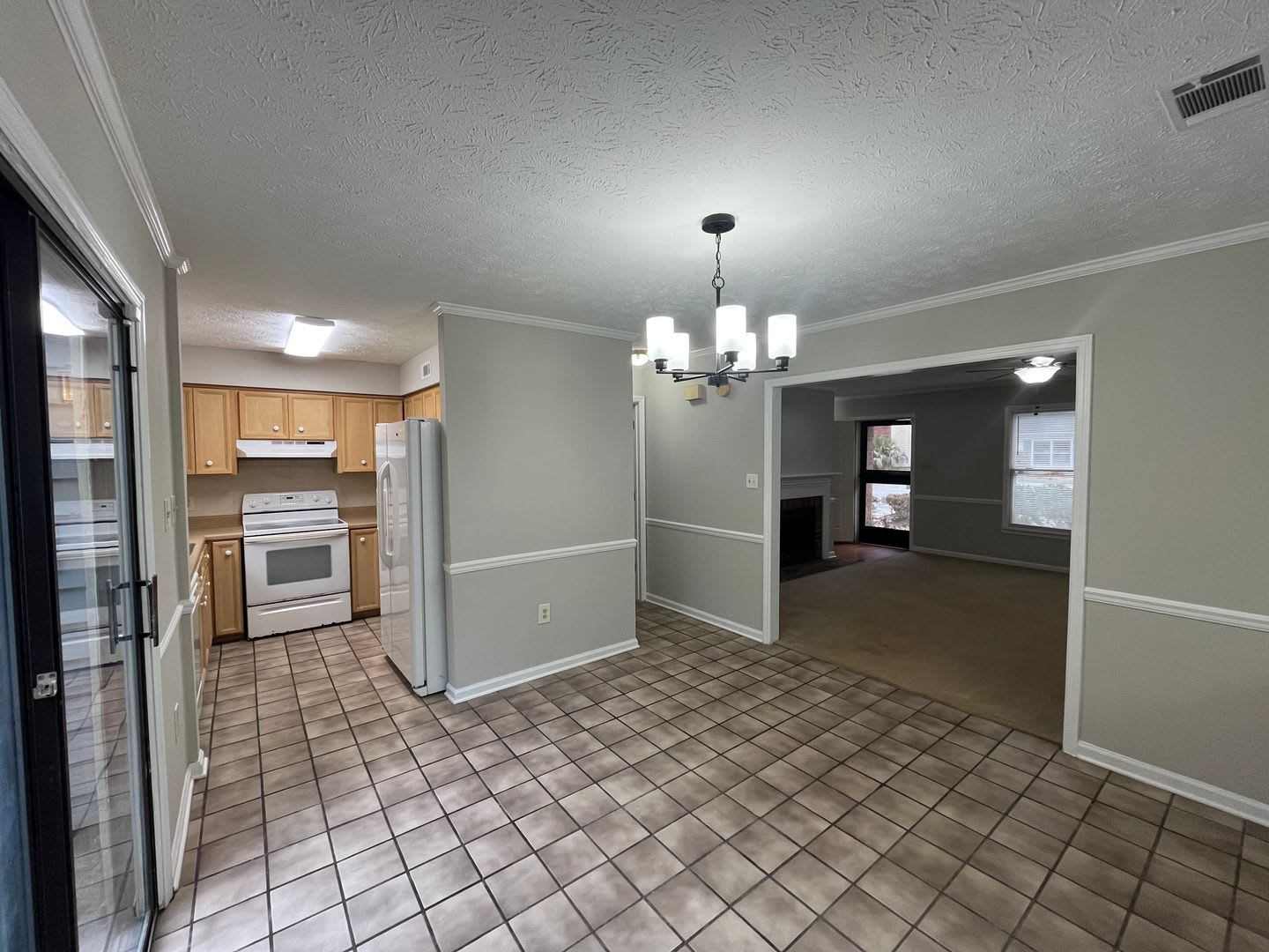 Welcome to 15 Pointer Place a Well-Maintained Home in a Convenient Location – photo 3
