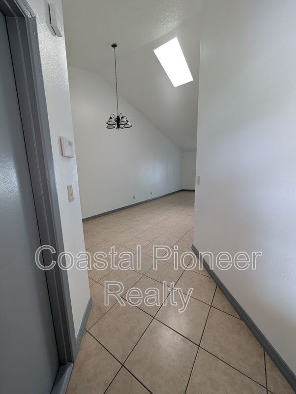 1331 Coolridge Dr – photo 3