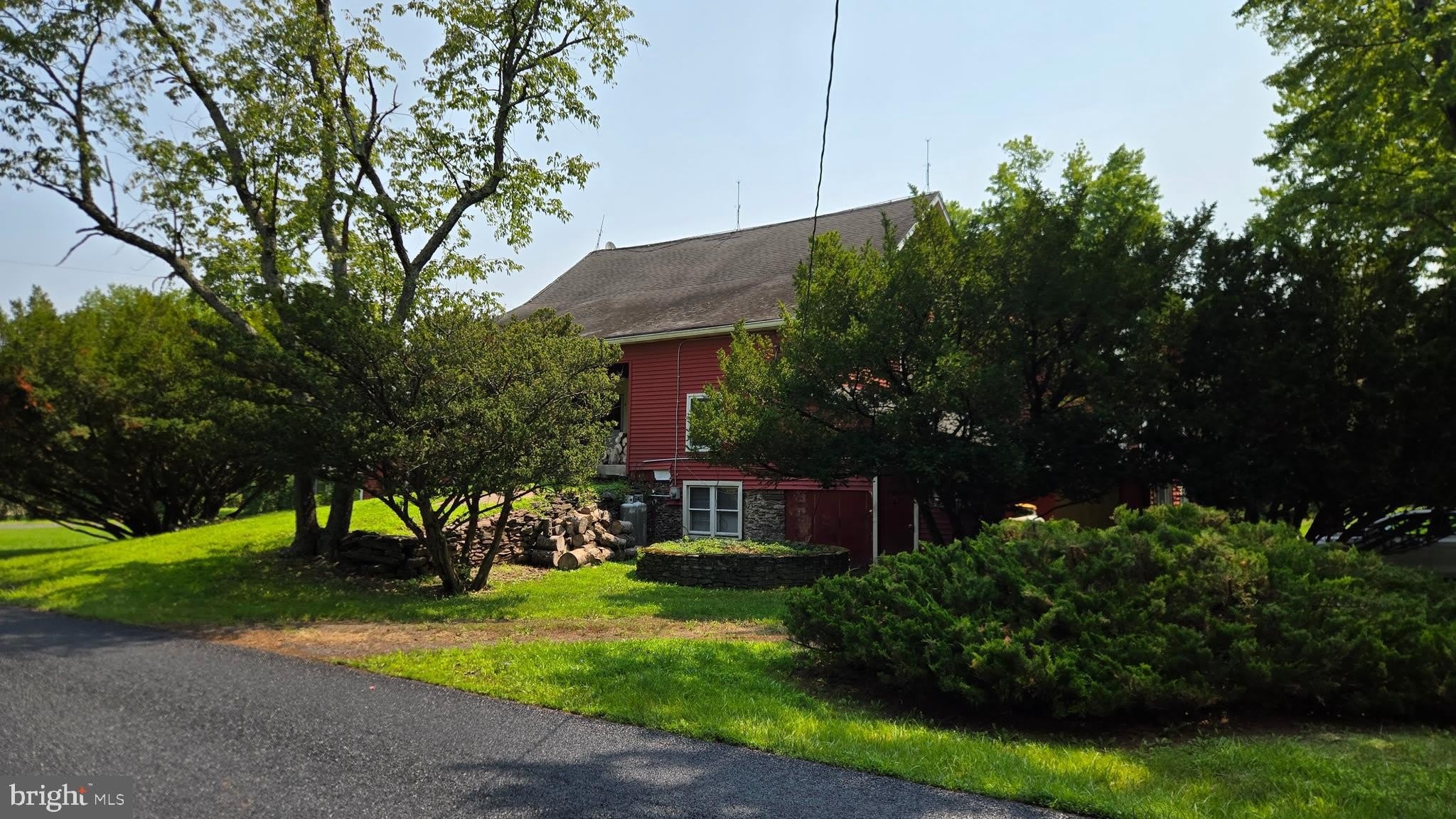 253 Dark Hollow Road E – photo 1