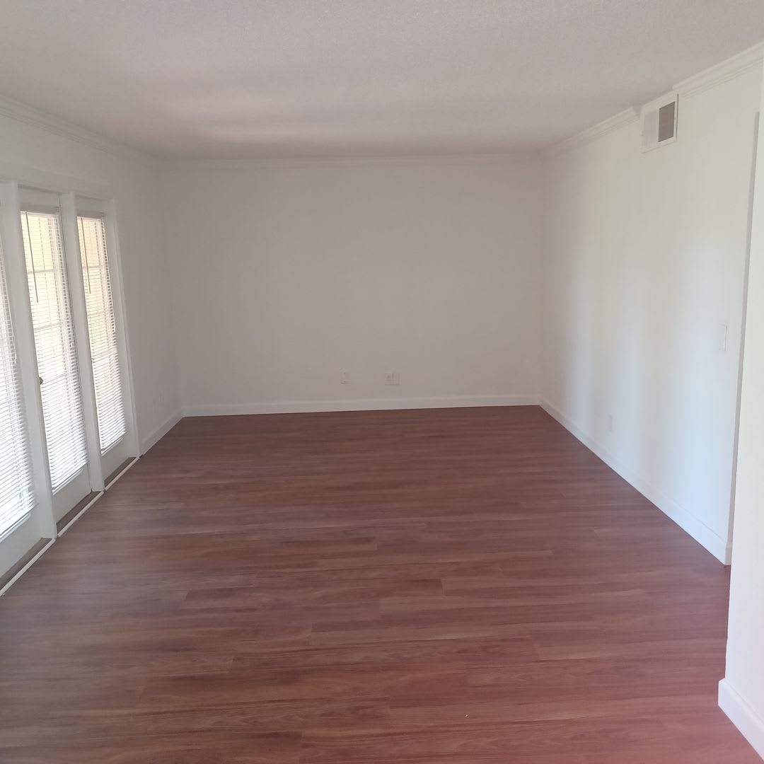 3918 La Mirada Dr N #7 – photo 5