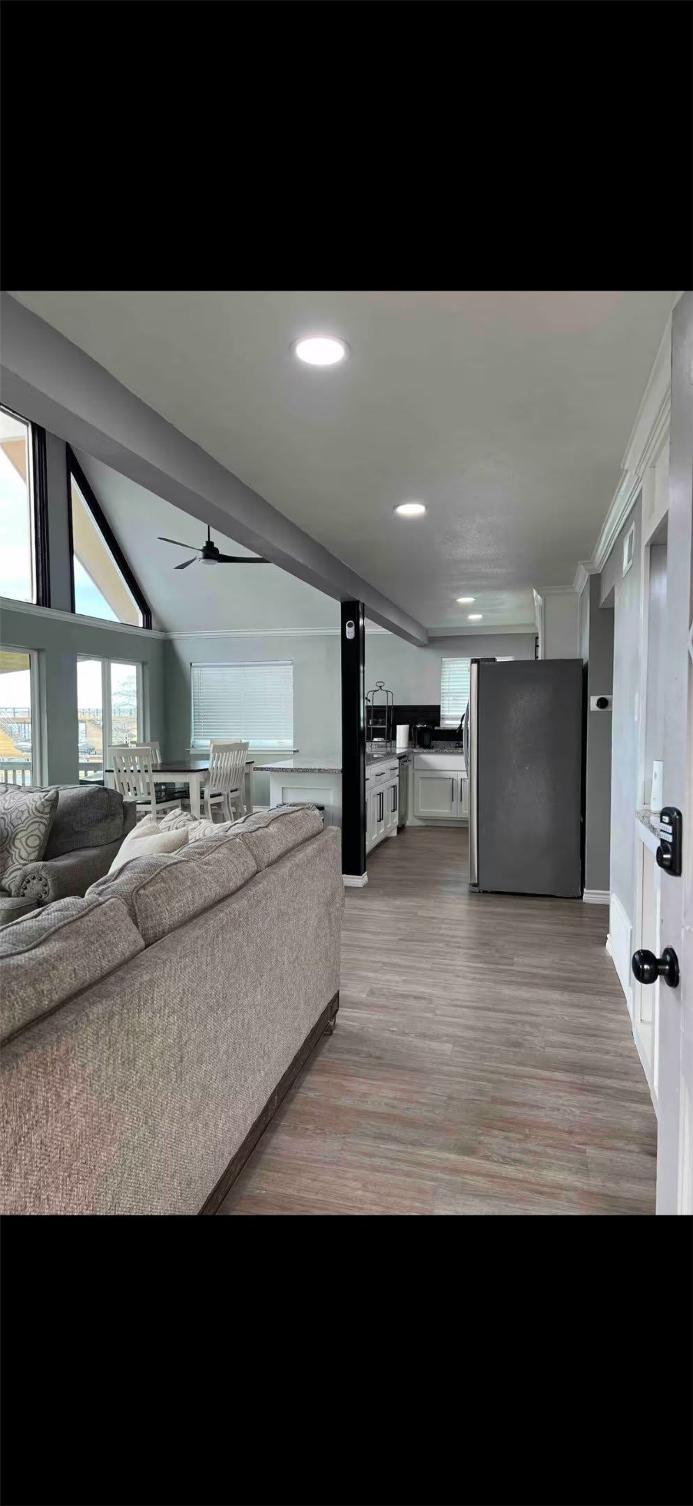 325 Bay Court – photo 5