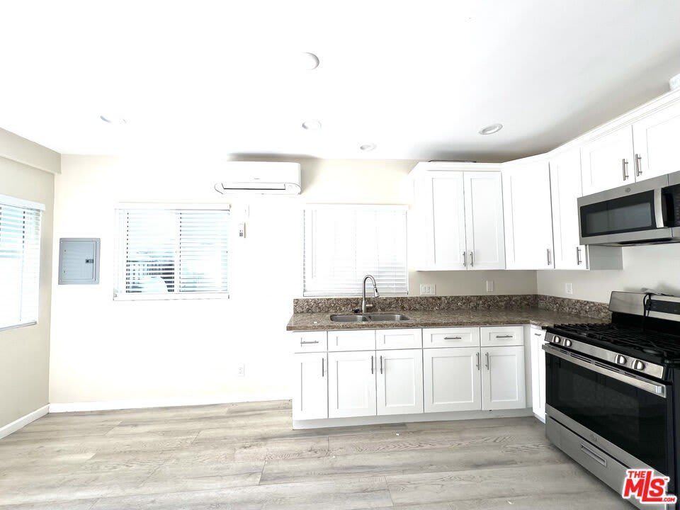 1830 S Gramercy Pl – photo 4