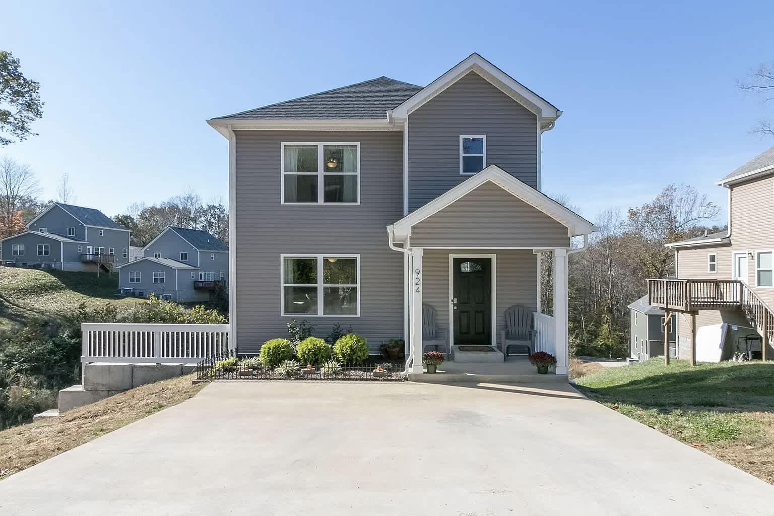 924 East Happy Hollow Drive – photo 1