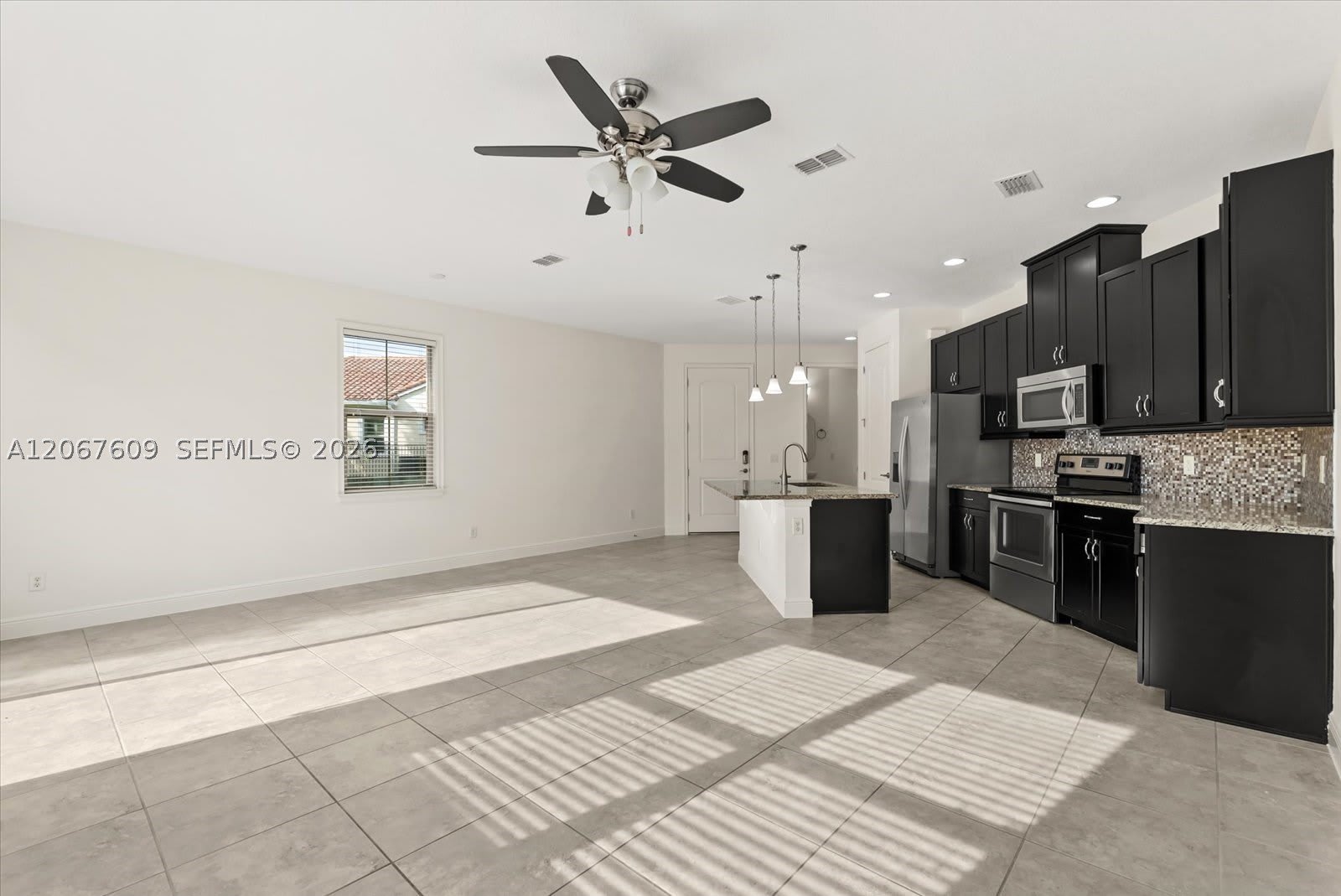 9829 Winnington – photo 4