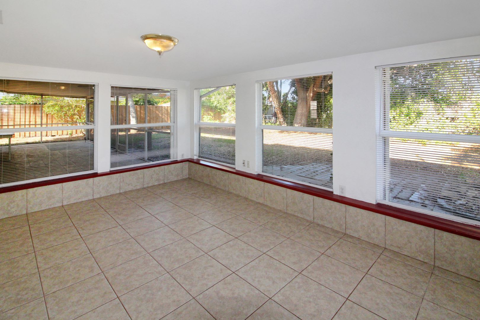Venice Gardens Annual Home For Rent – photo 5
