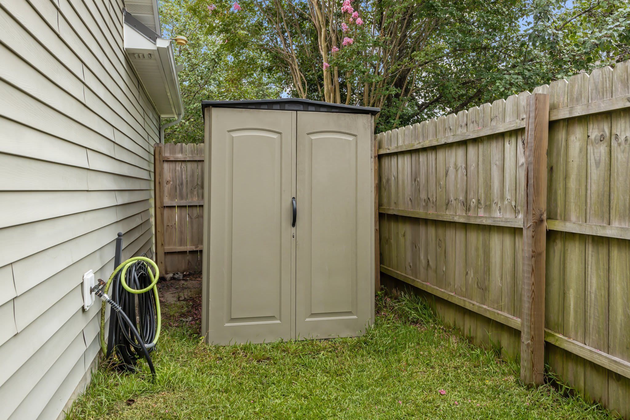 300 Foxhall Road – photo 4