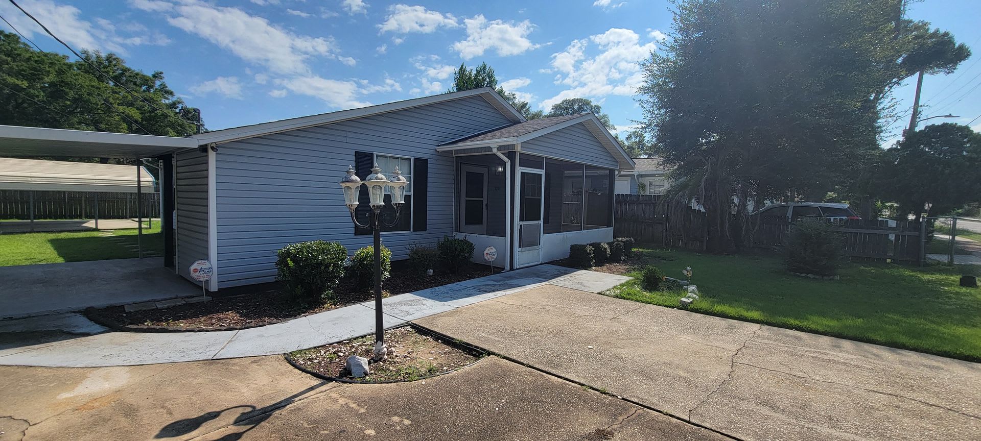 Charming three bedroom one bath home for rent. – photo 4