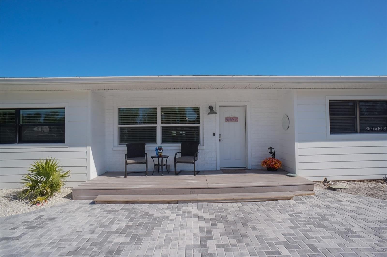 929 LANTANA Avenue – photo 2