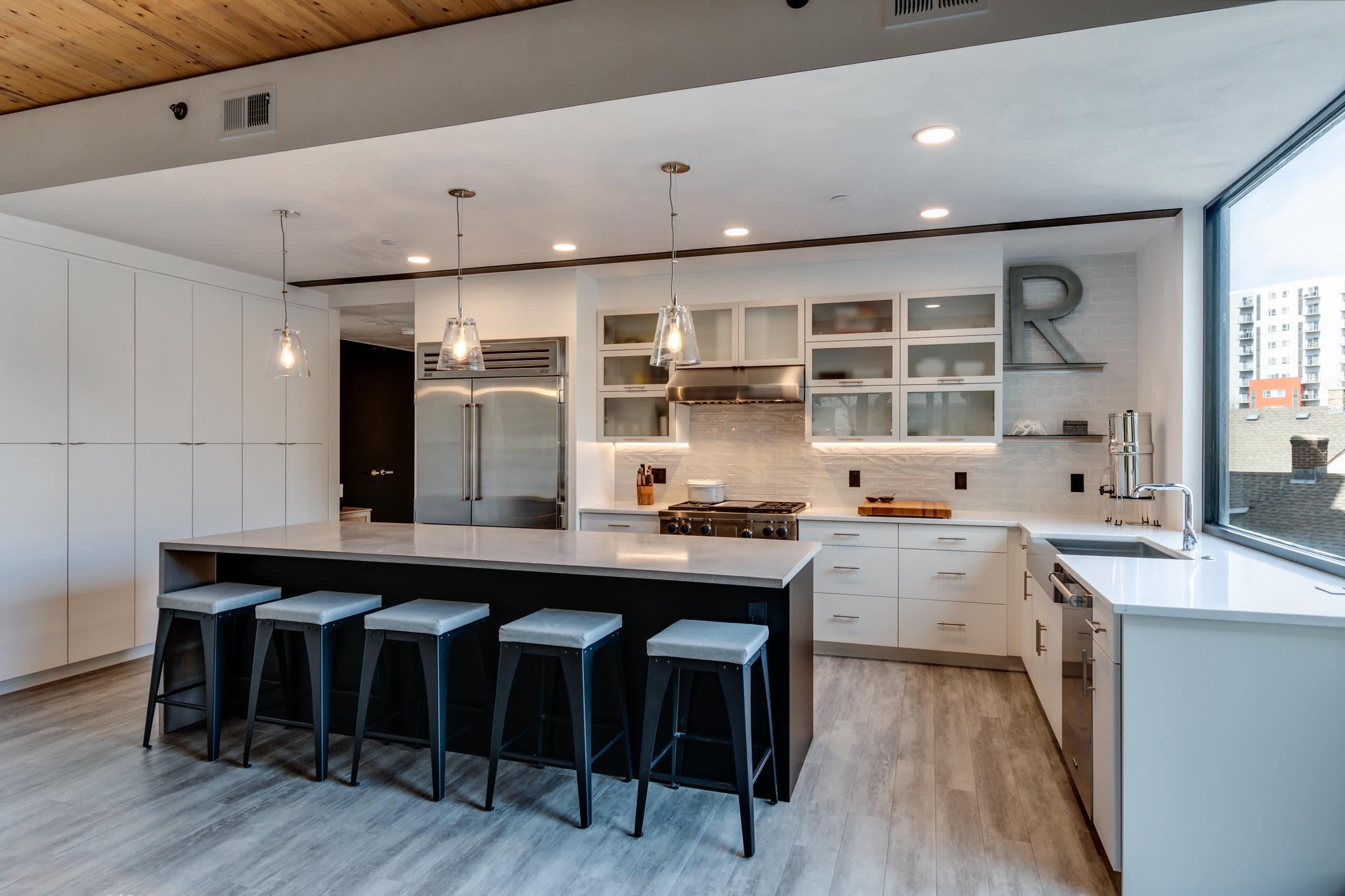 211 South Henry Street – photo 2