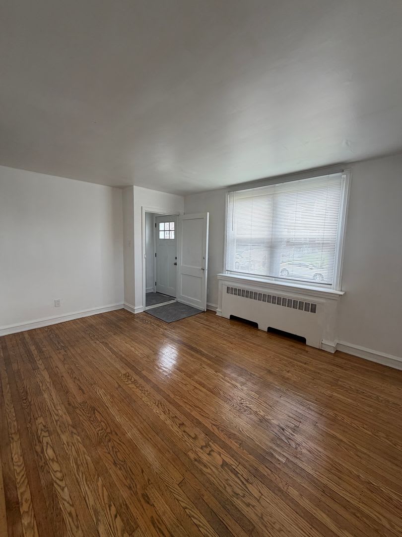 7925 CEDARBROOK Avenue – photo 5