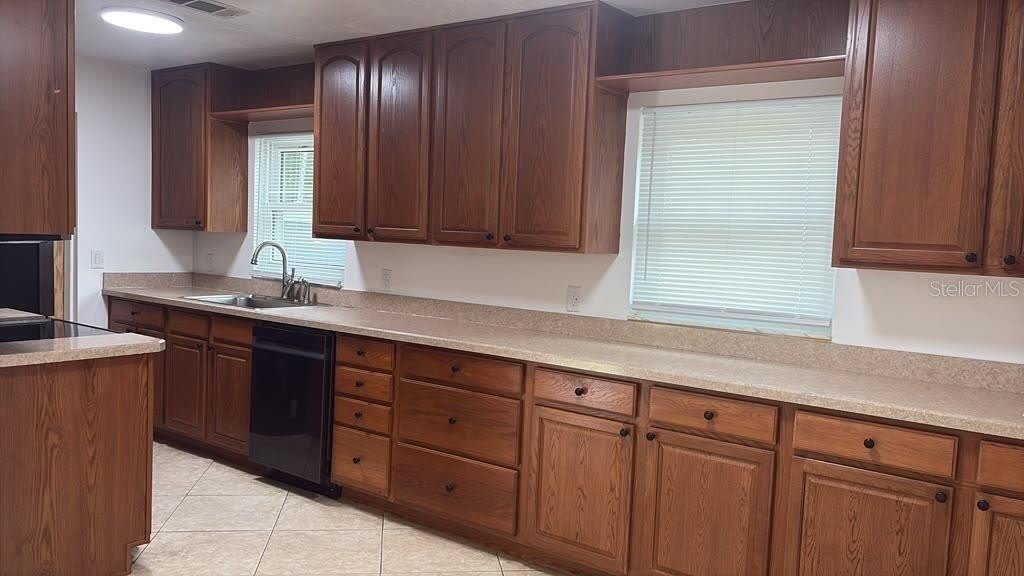 2401 NE 19TH Avenue – photo 4