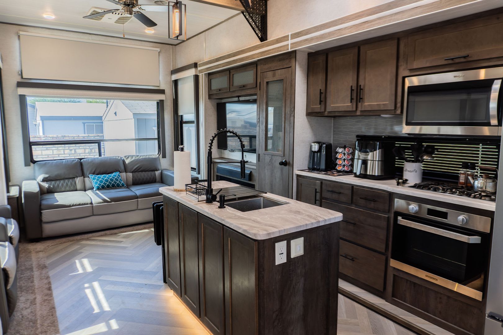 Turn-Key Park Model in Yuma Foothills – Fully Furnished with Utilities Included – photo 5