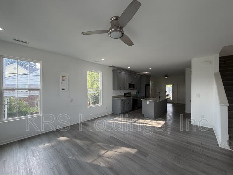 1010 Joyce Street – photo 2