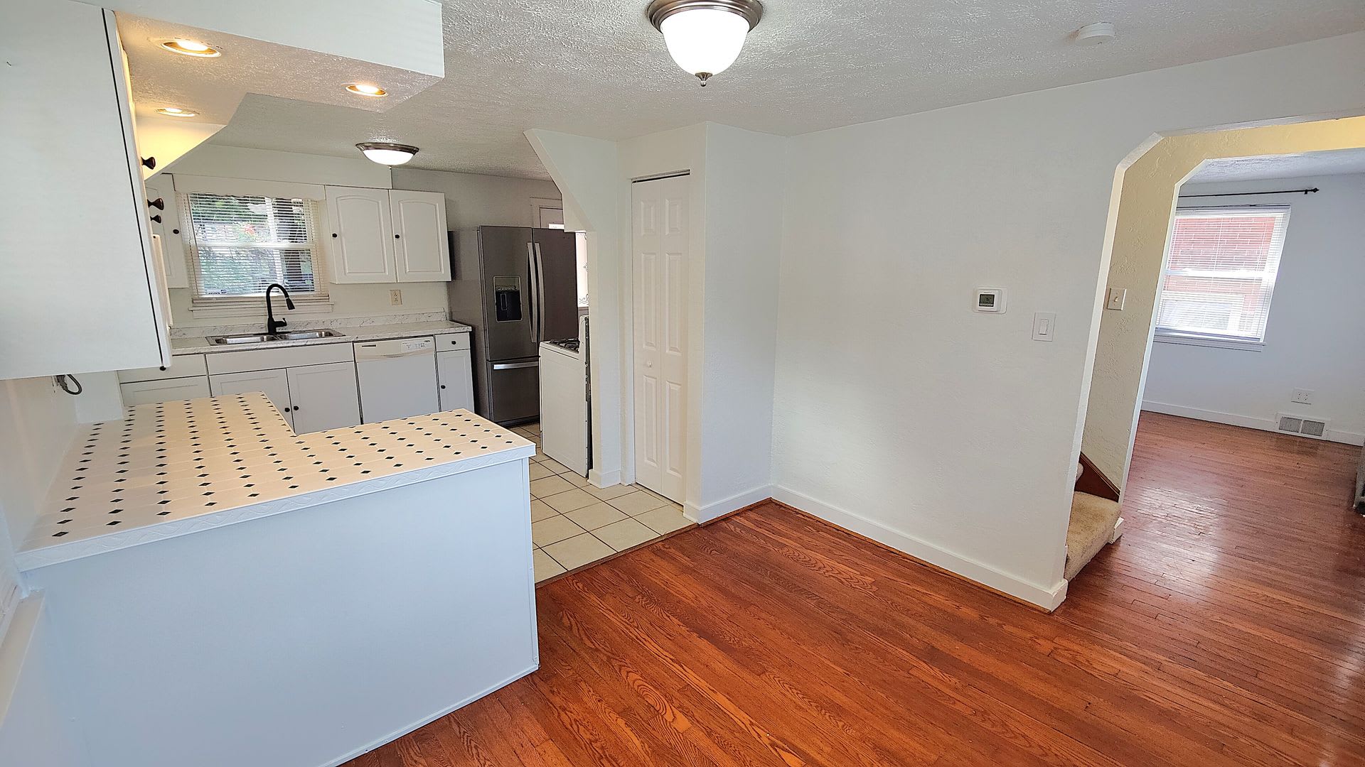 Recently Updated Cozy 3Bd 1Ba Single Family Home Available In Brentwood – photo 4