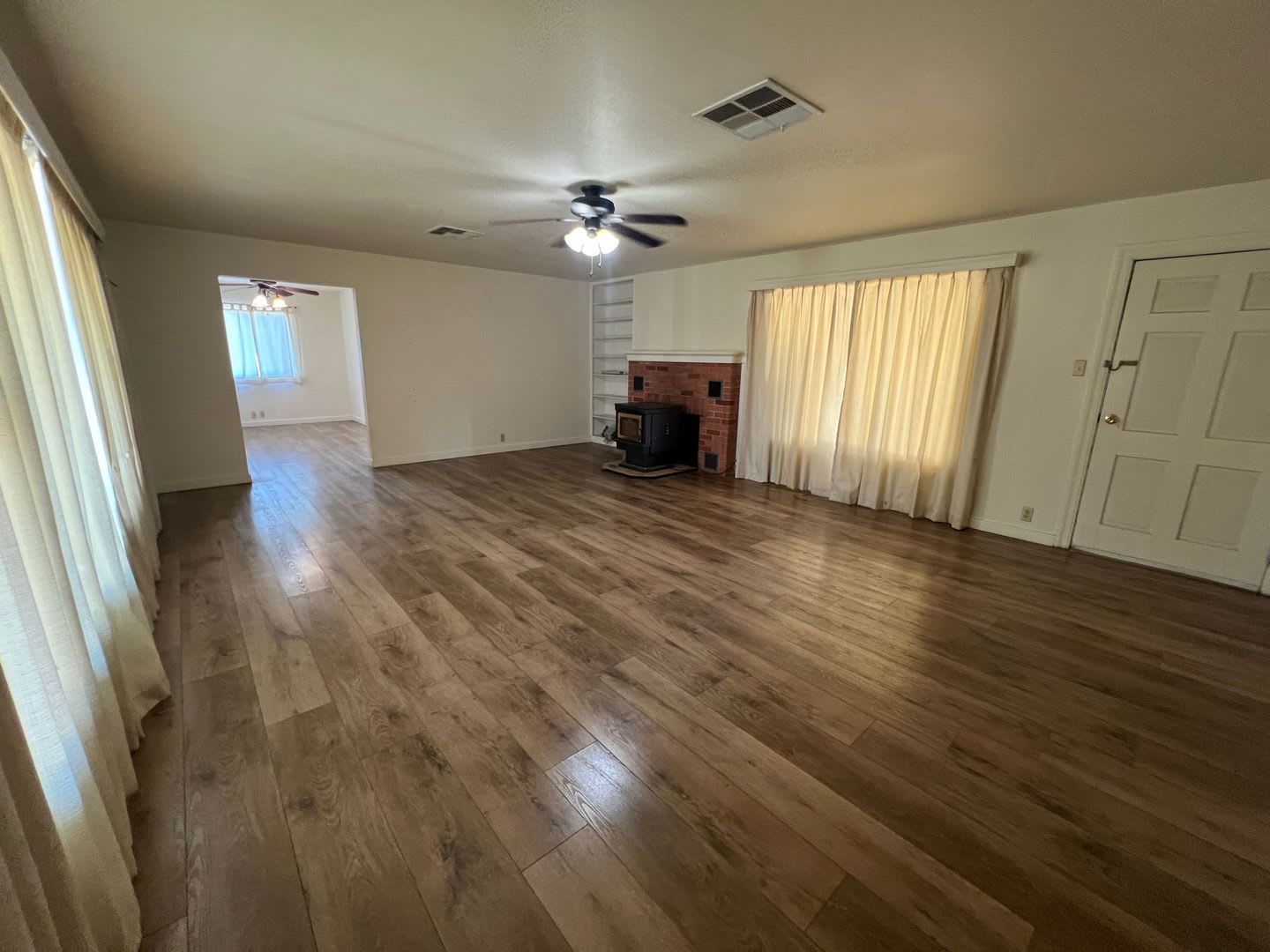 3 bedroom 1 bath home in Red Bluff – photo 2
