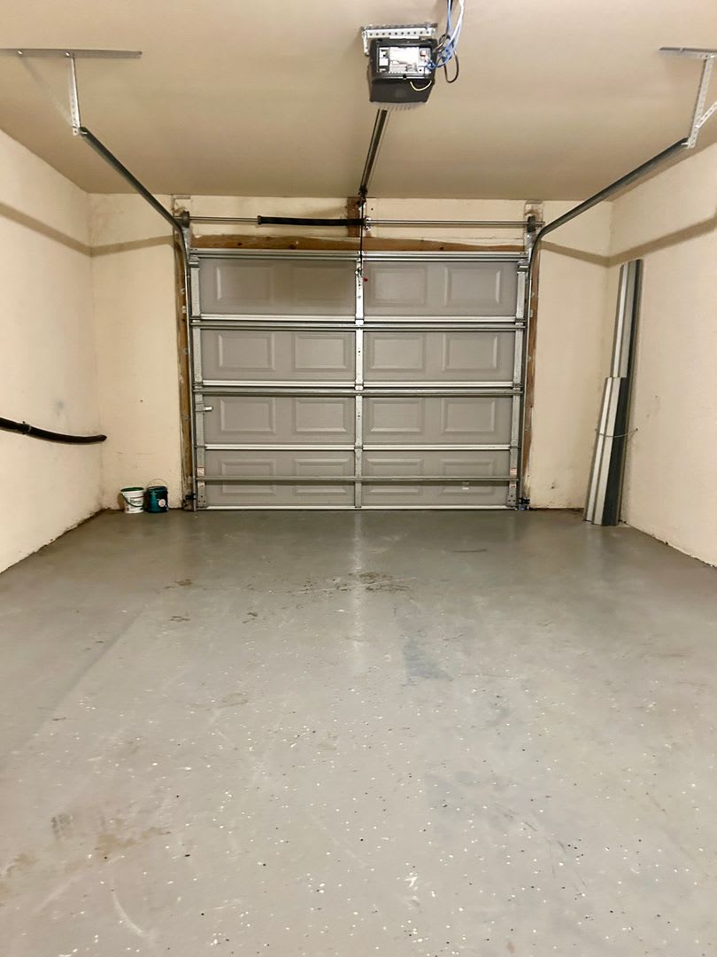 3BR/2BA Duplex with Garage – photo 3