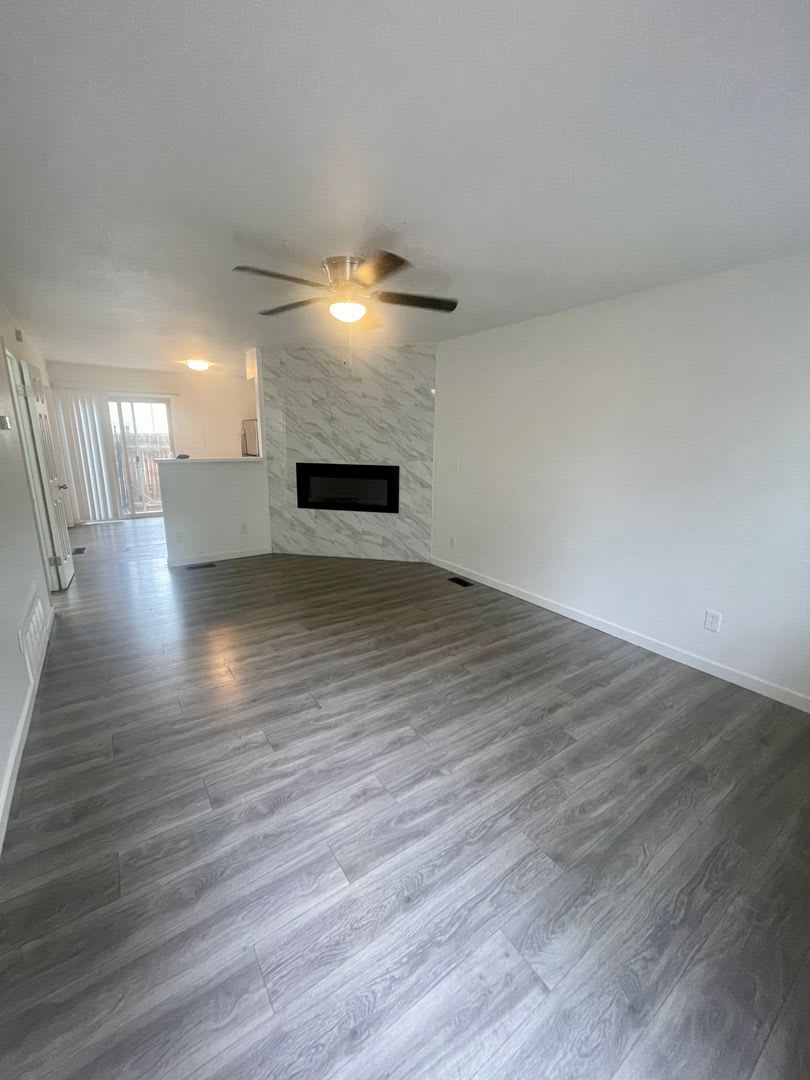 Charming Townhouse in a Quaint Neighborhood – photo 3