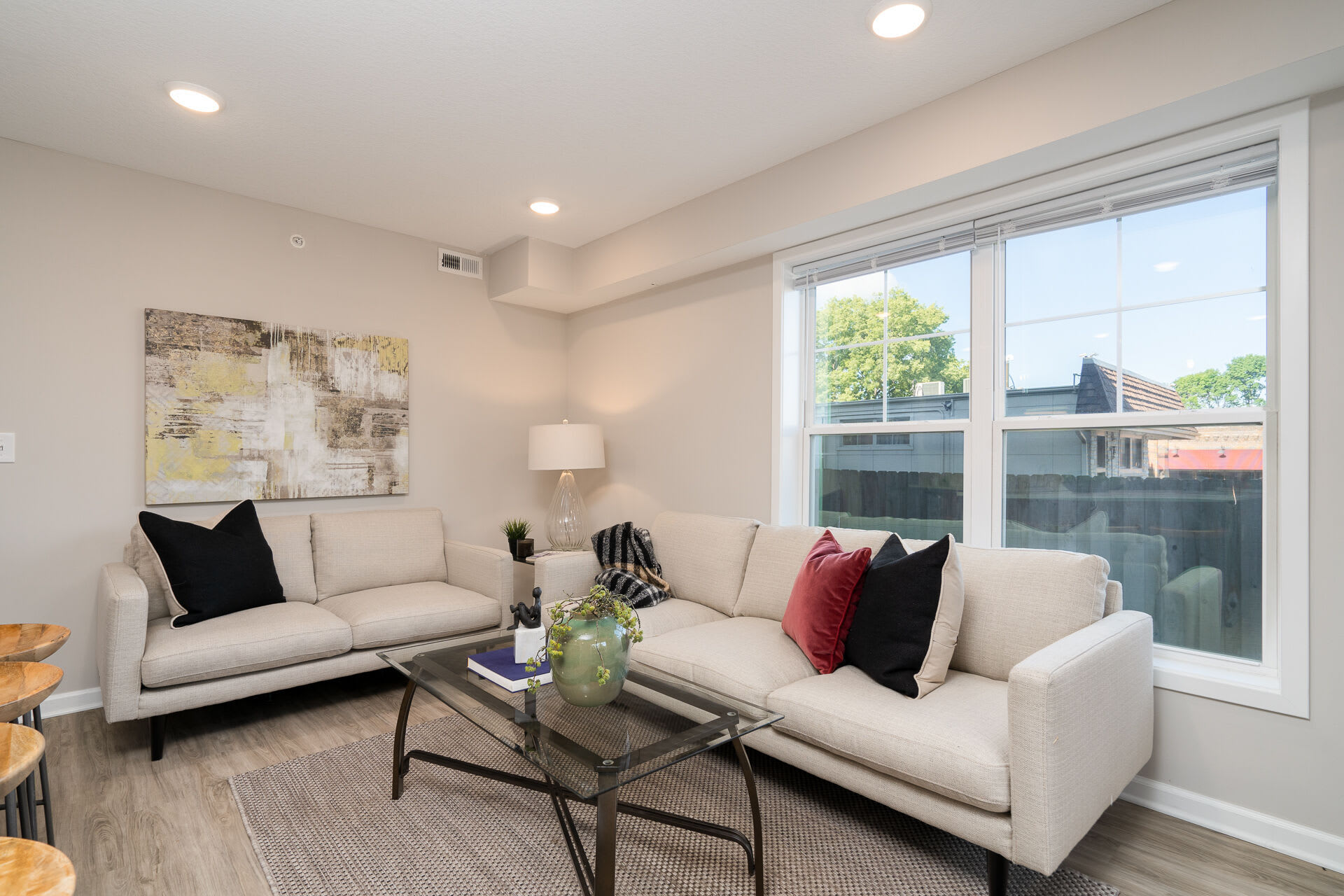 2044 Grand – photo 2