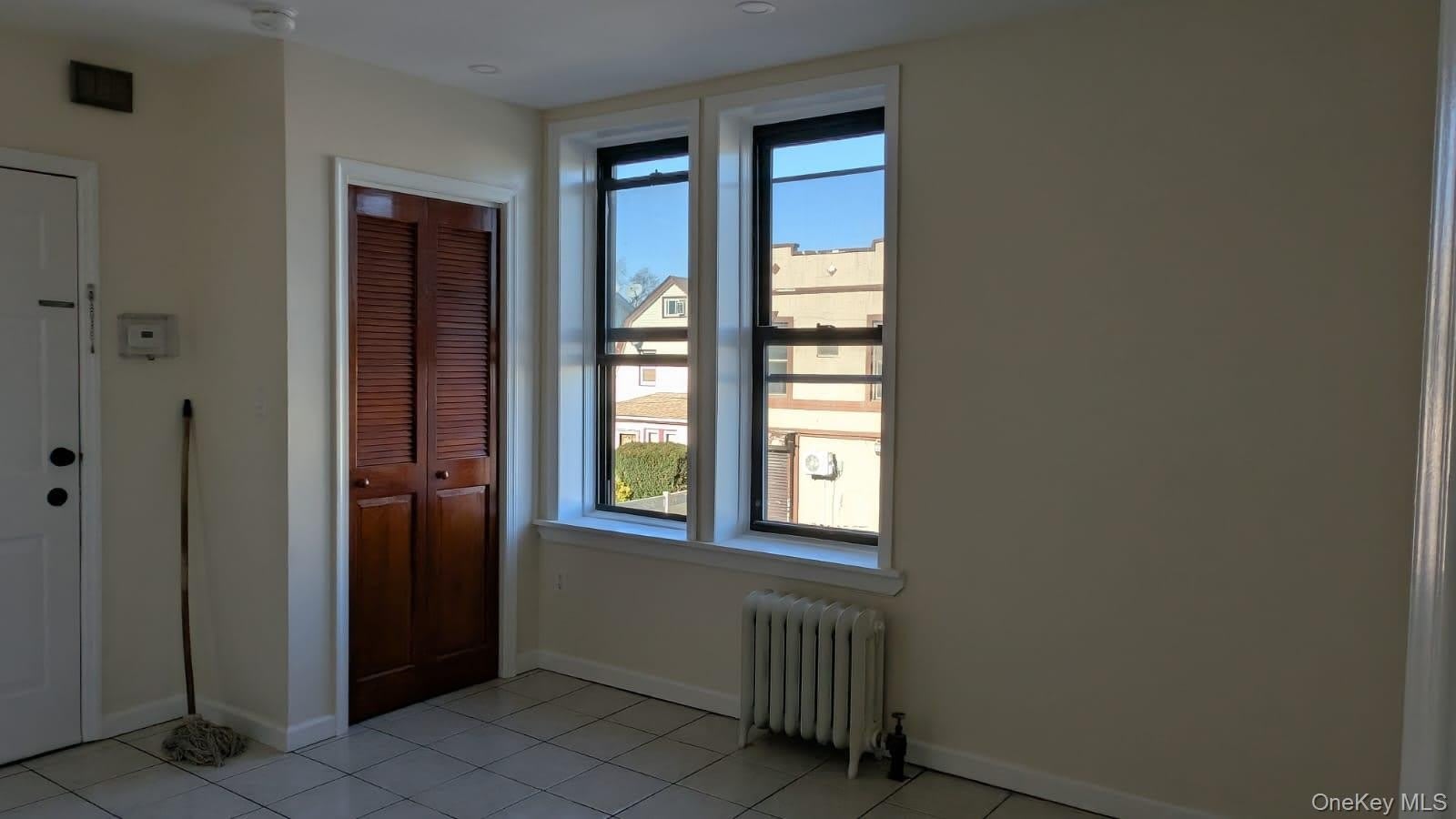 214-85 Jamaica Avenue – photo 4