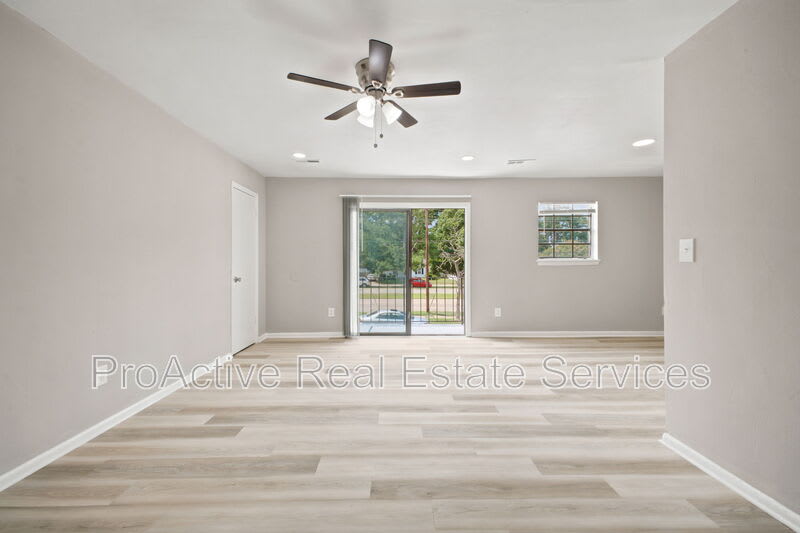 1466 Gabriel Dr – photo 5