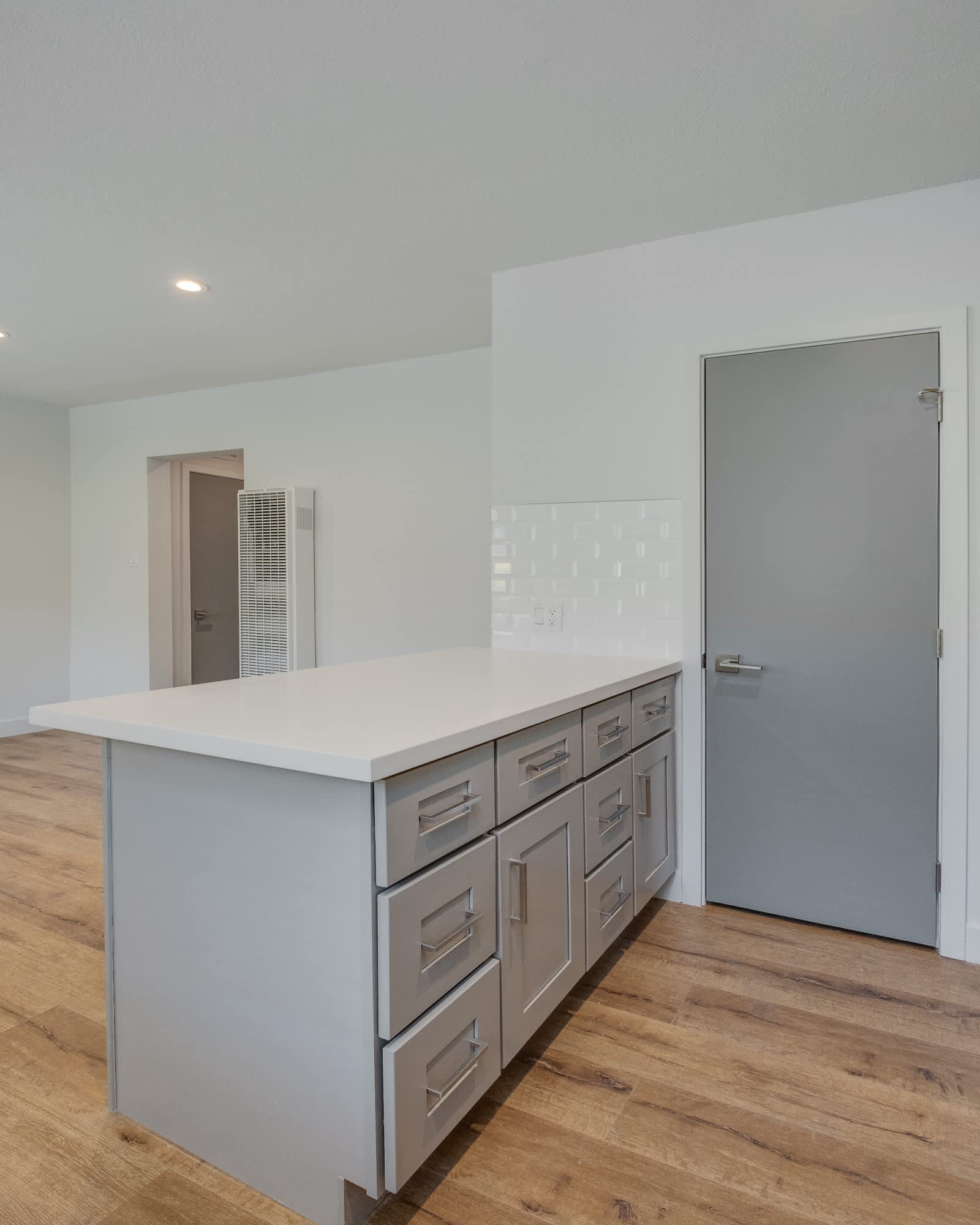 4140 & 4136 Grandview Blvd – photo 5