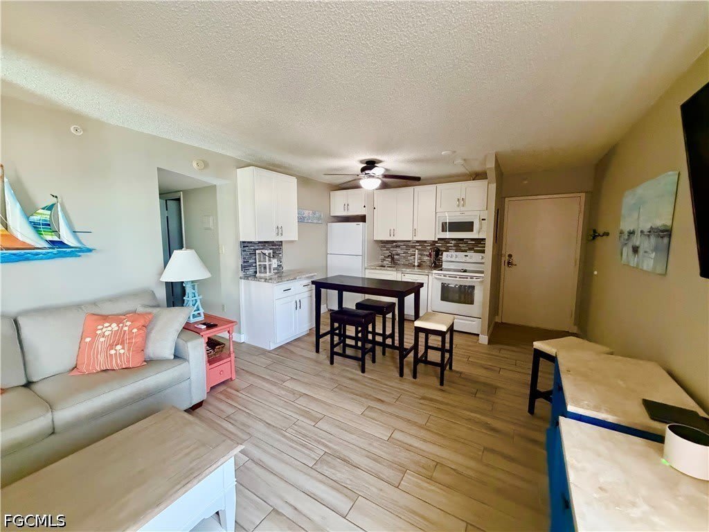 8701 Estero Boulevard – photo 3