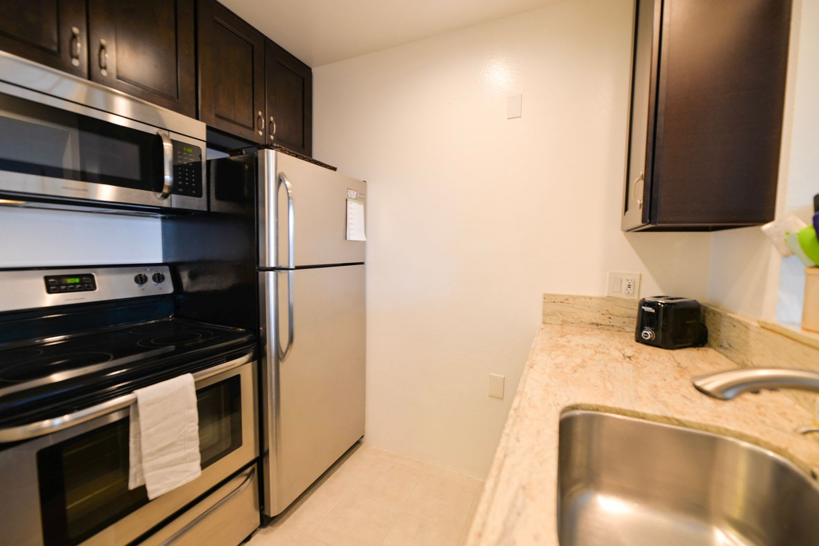 Fully Furnished 1 bedroom Oceanview unit!! – photo 5