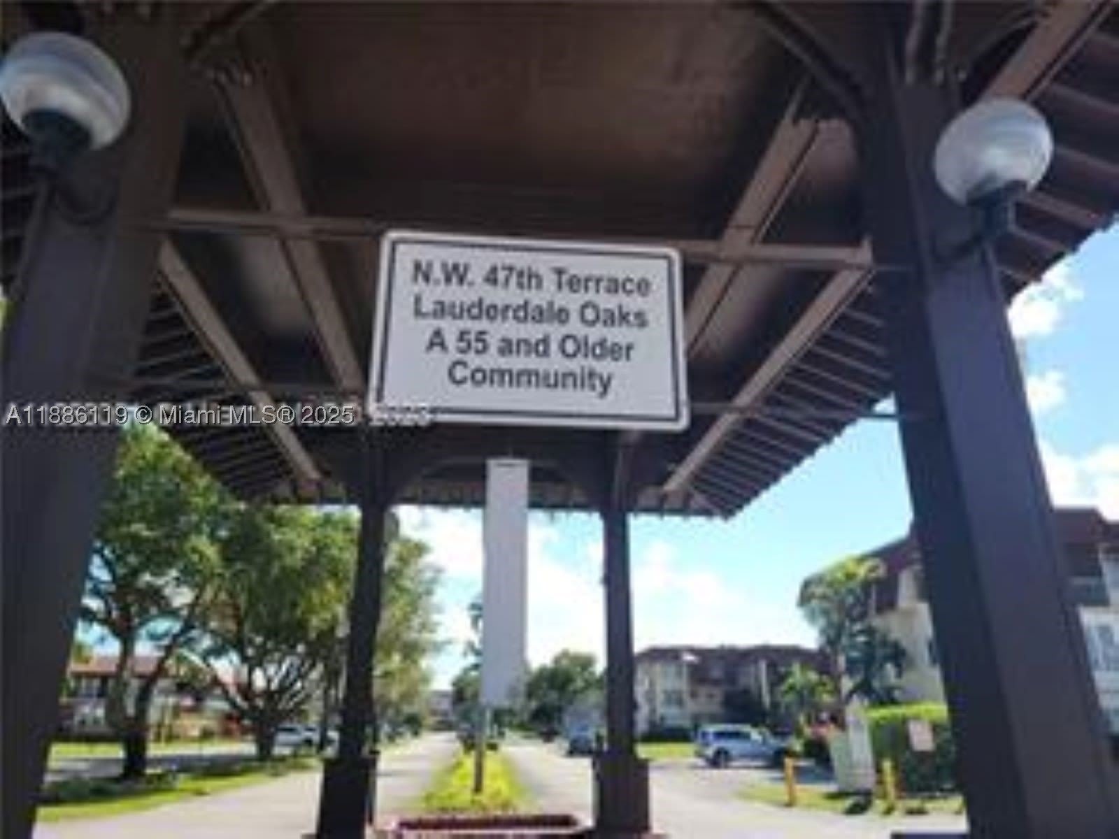 2901 NW 47th Ter – photo 2