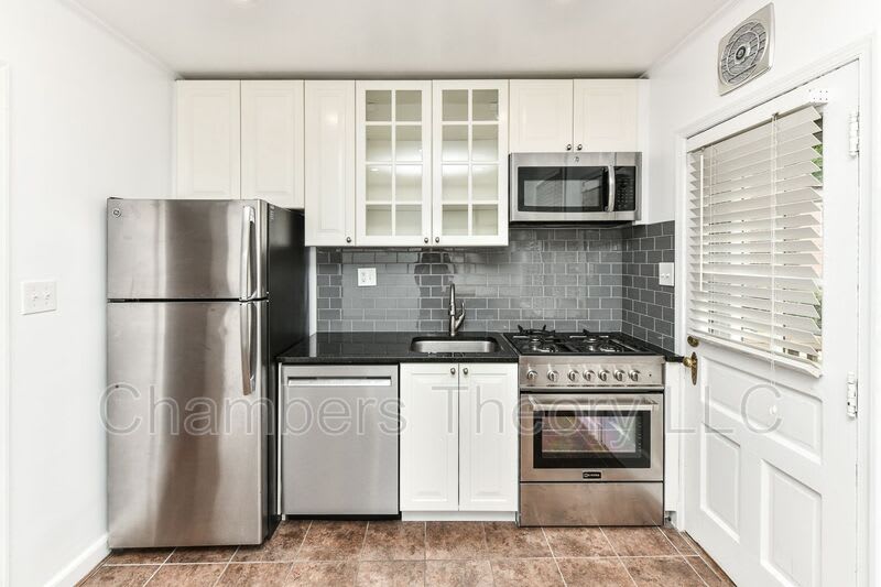 1400 S Barton Street – photo 2