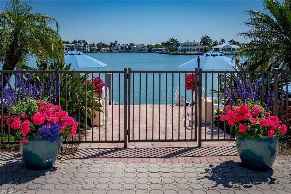3450 Gulf Shore Blvd N – photo 1