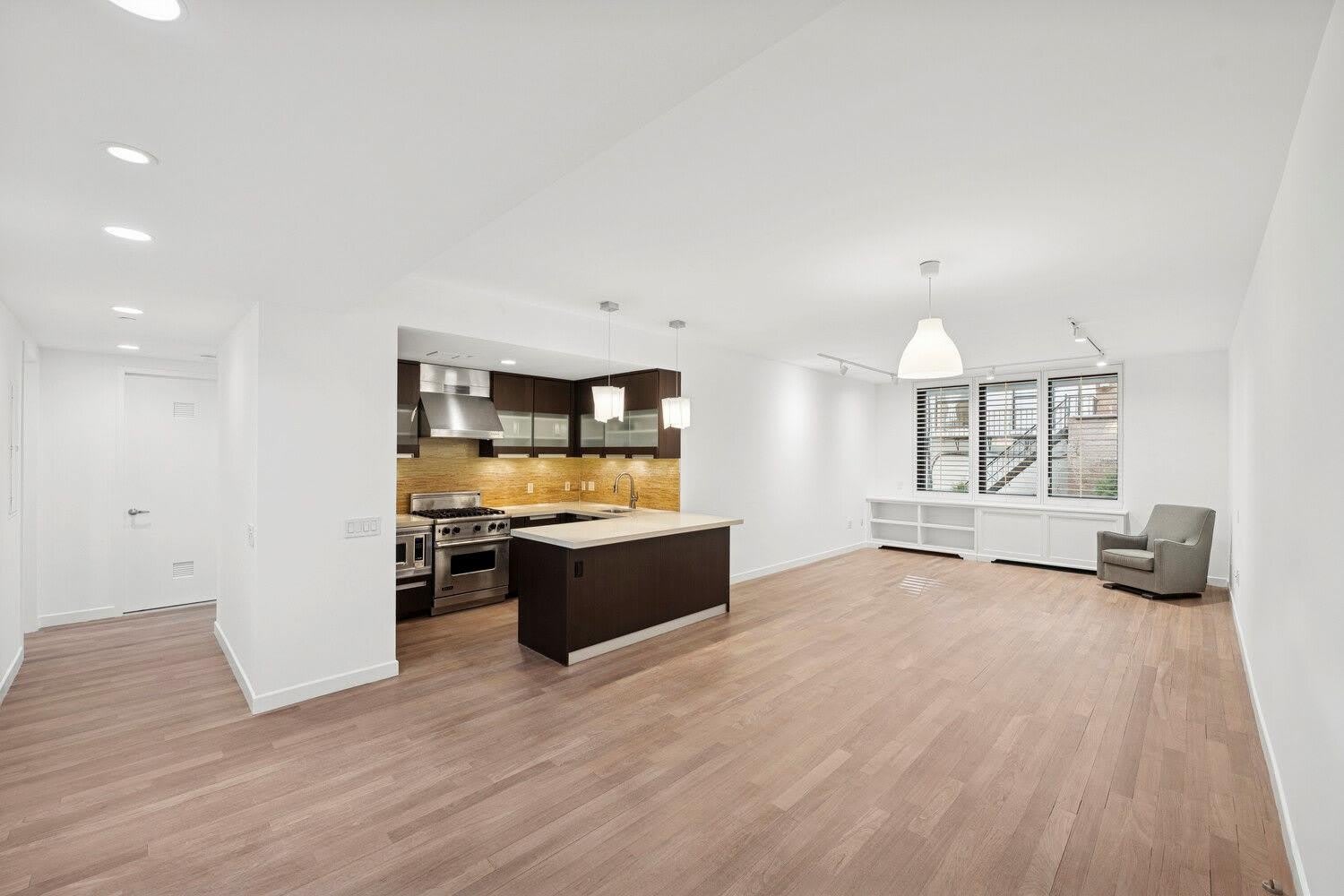50 W 15Th Street – photo 4