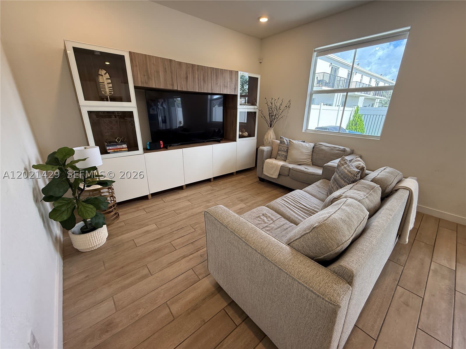 779 SE 18th St – photo 5
