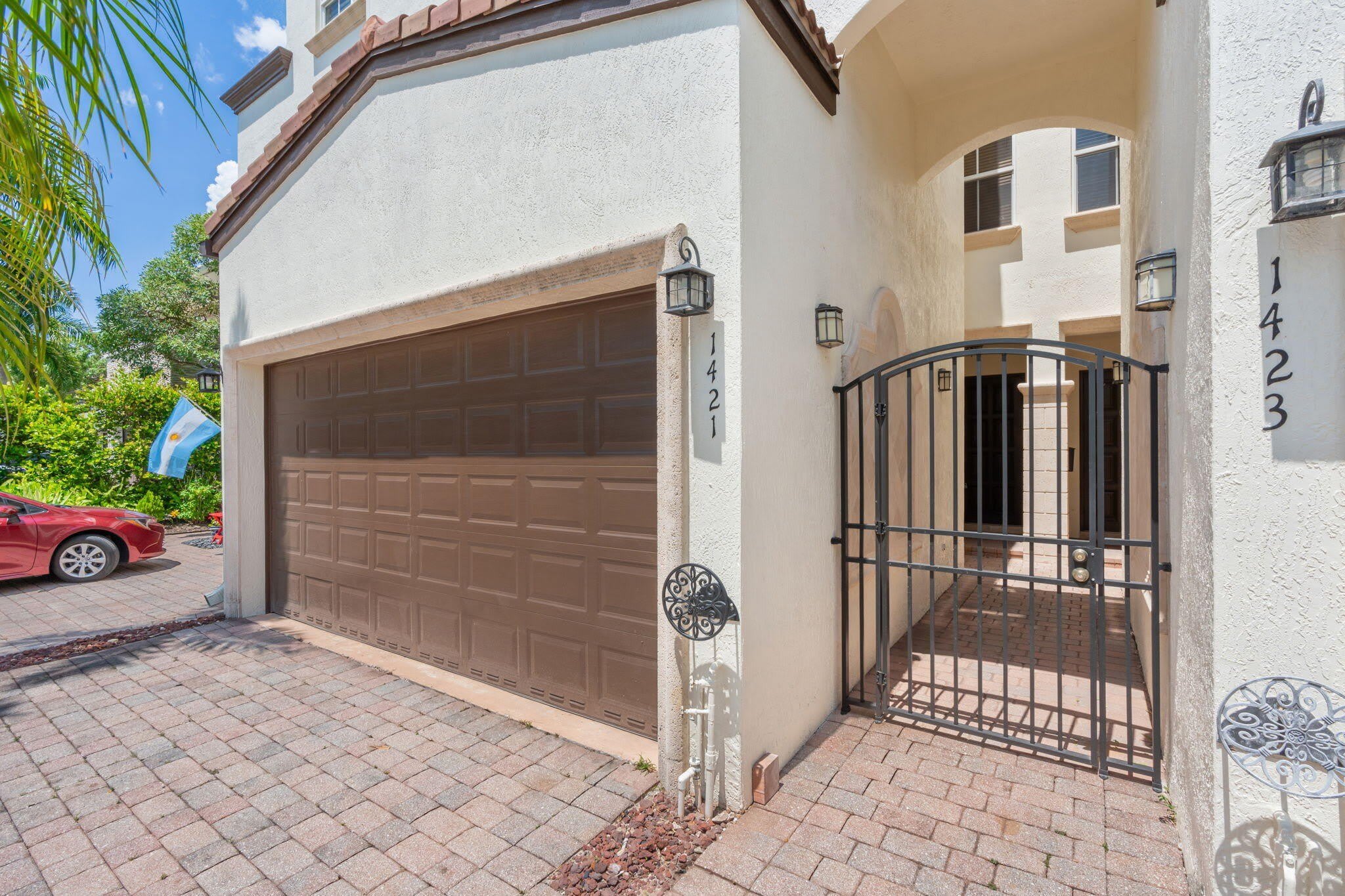 1421 NE 26th Avenue – photo 3