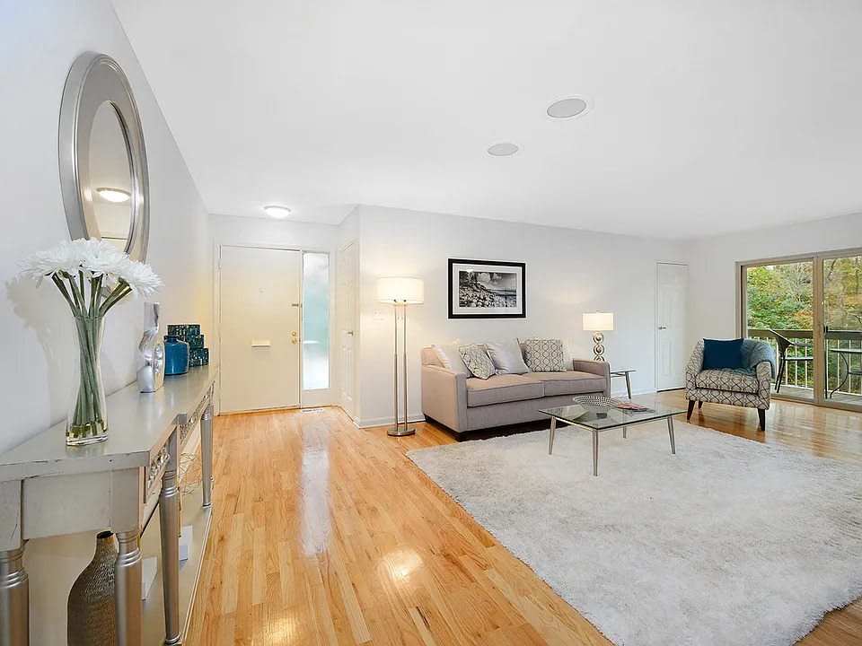 100 Stone Hill Rd – photo 2