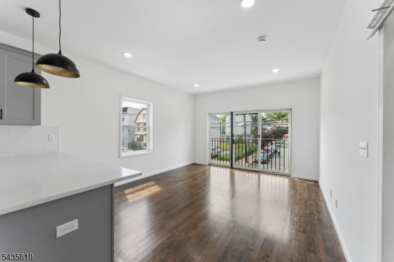 910 Bergen St – photo 2