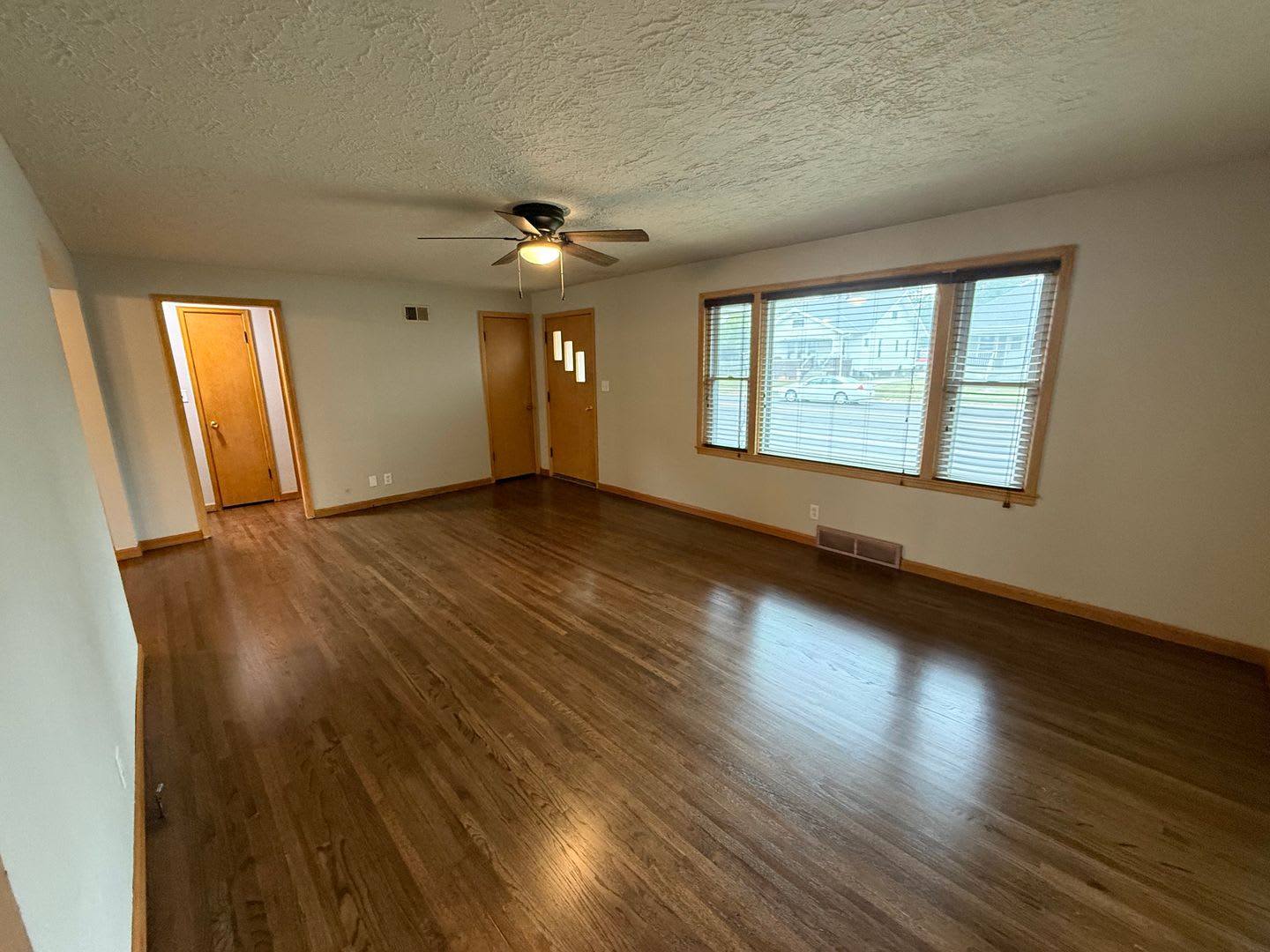 Spacious 2 Bedroom, 2 Bath Home with Bonus Space and a Double Car Garage – photo 3