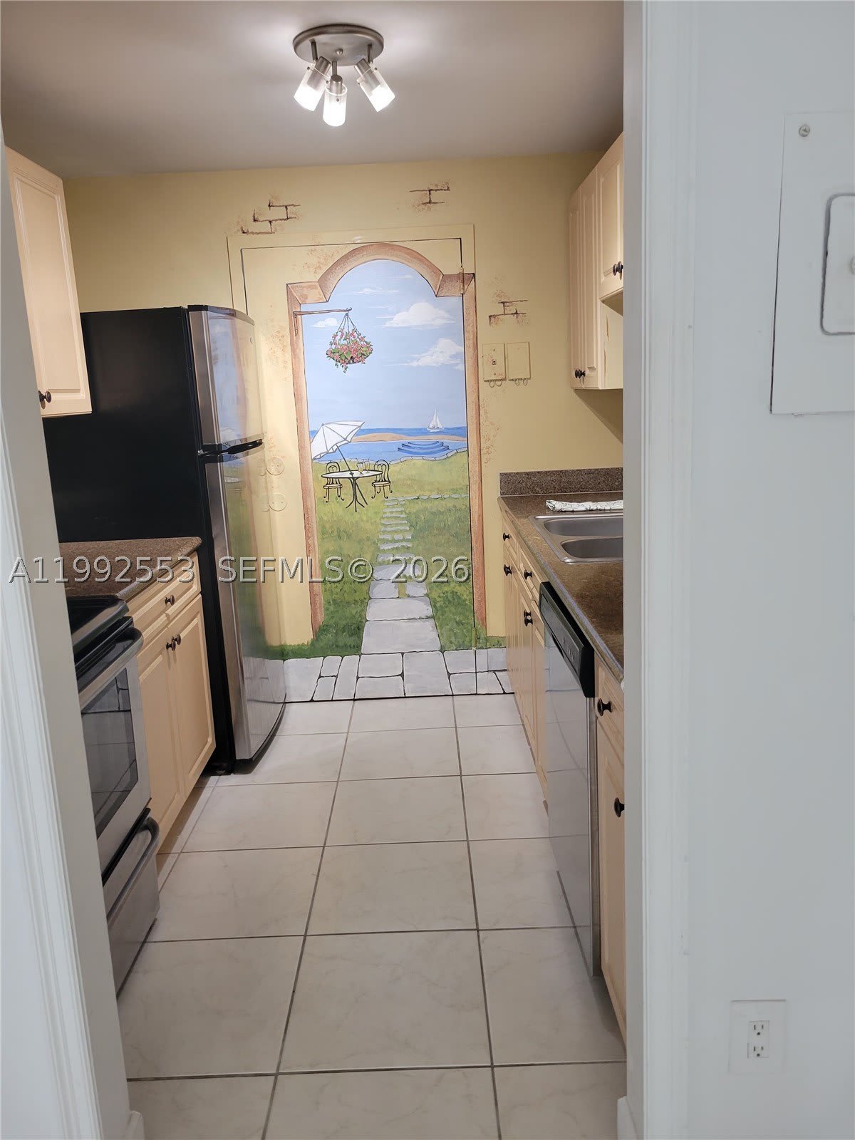 2020 NE 135th St – photo 3