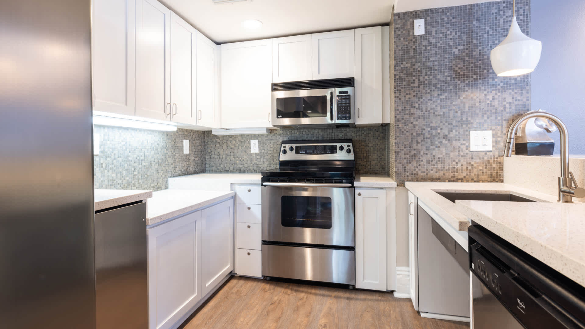 City Pointe – photo 3