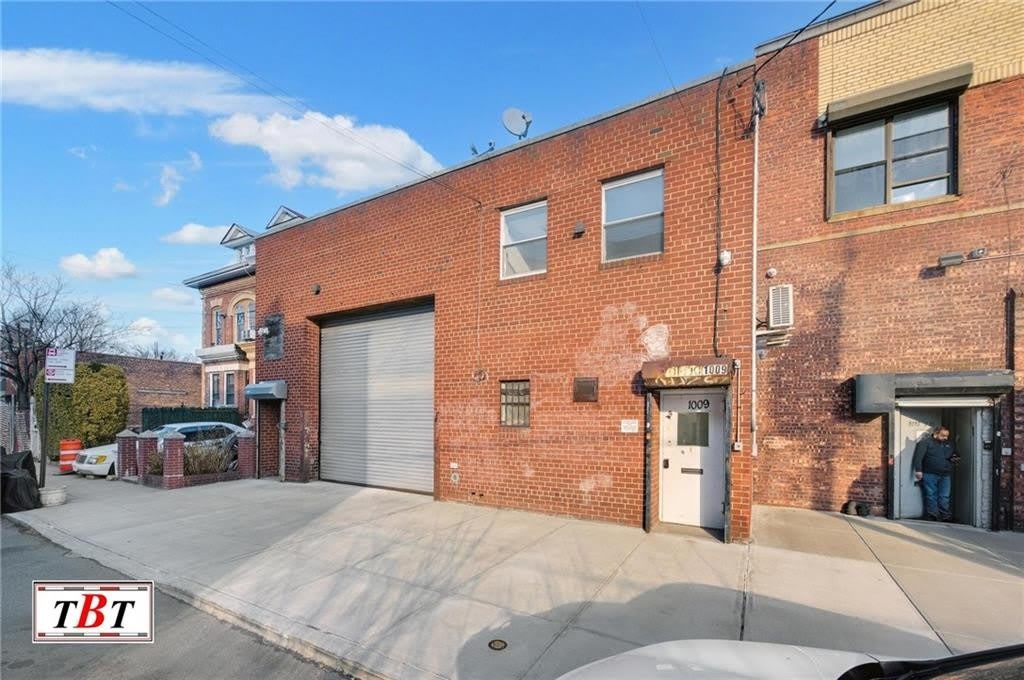 1009 E 35th Street – photo 5